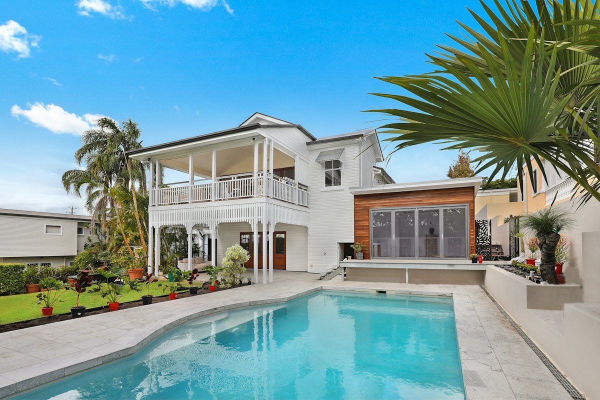 Surfside Beach House in San Juan